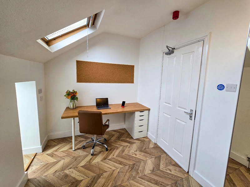 Sherwin Grove, 5-Bed Ensuite Student Home NG7 2EZ - Thumbnail 9